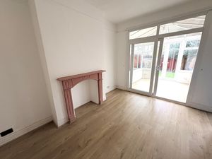 Photo 6- click for photo gallery